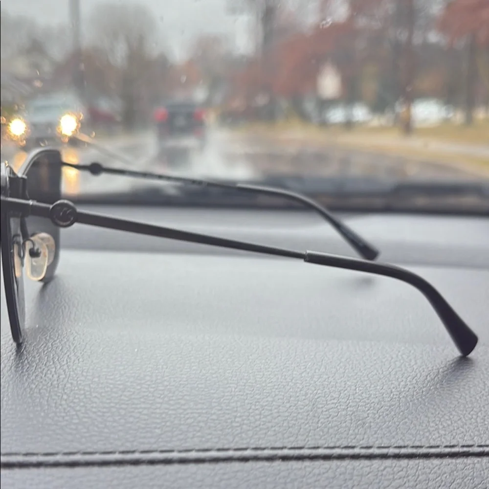 Black Cat-Eye Sunglasses - Picture 2 of 5